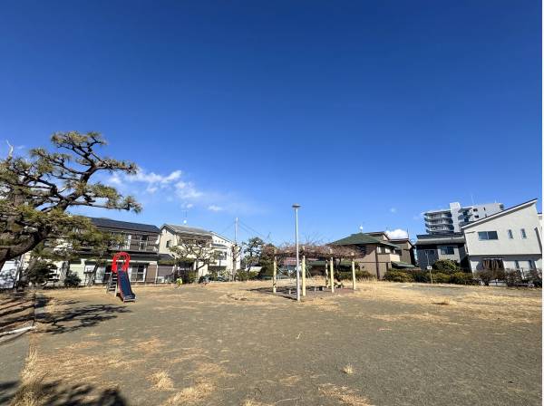 浜岳公園まで徒歩5分（約350m）