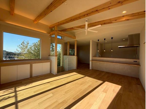 あたたかい空間のLDKは22.58帖ものゆとりの広さ