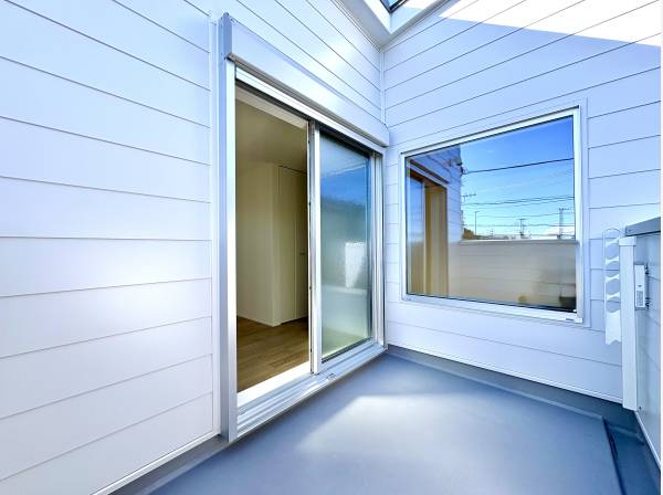 ワイドバルコニーです。