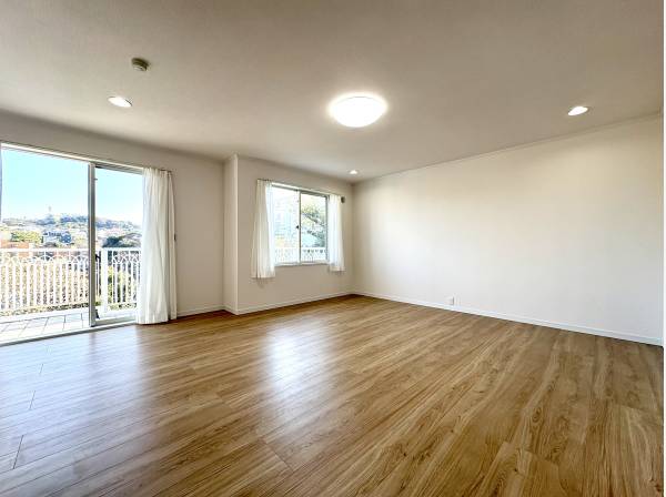 リビングは日当たり良好です。