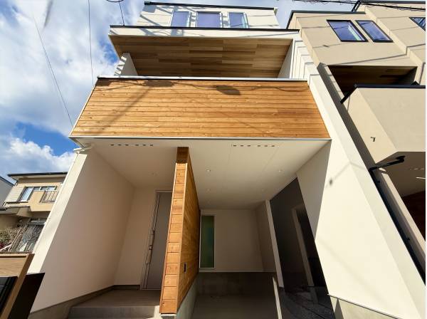 ビルトインガレージ付き！