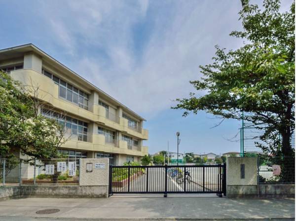 鵠洋小学校まで約850ｍ