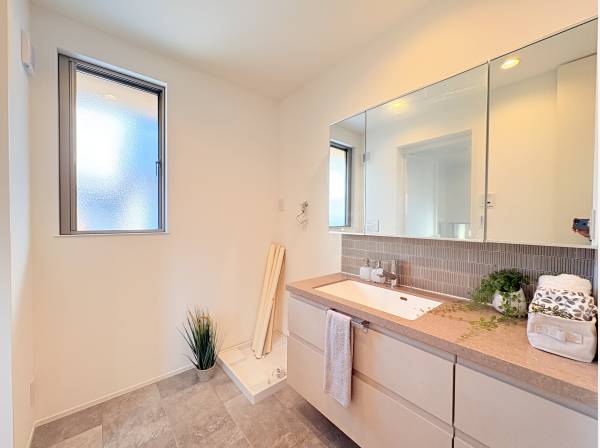 ワイドタイプの洗面