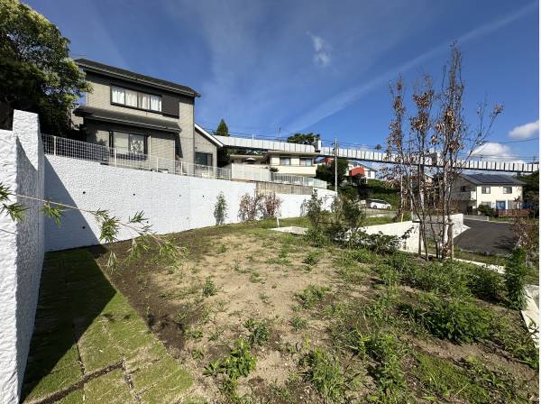 約51坪で造成済み/プランを入れやすい地型