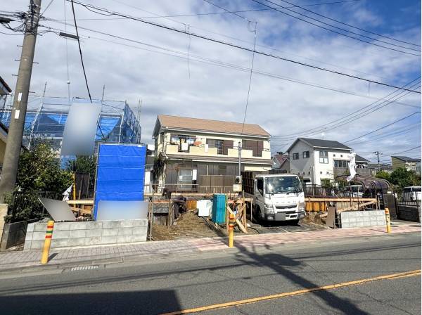 桜通り沿いに佇むお住まい 雨の日も嬉しいバス停まで徒歩1分