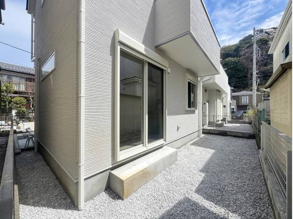 南西に広がるお庭は陽当たり良好