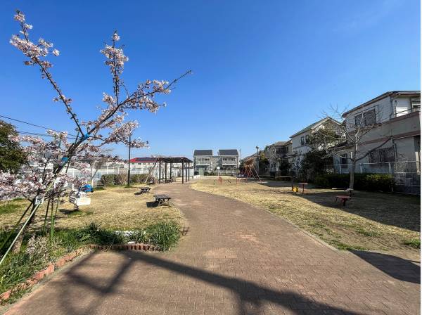 太平台公園まで徒歩5分（約400m）