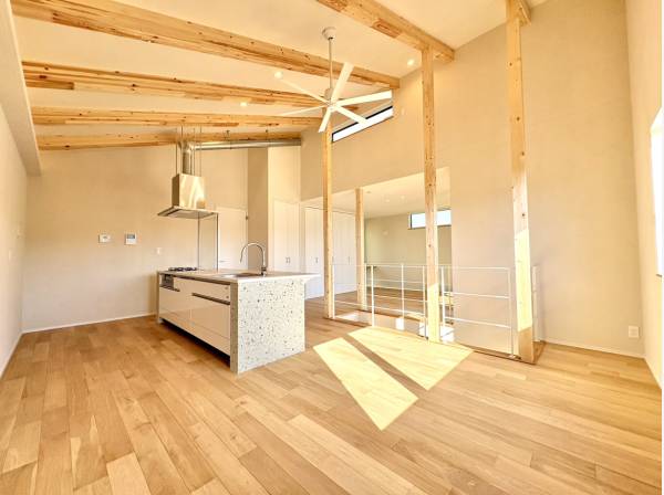 木のぬくもりを感じる室内