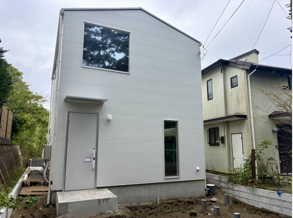 腰越駅徒歩6分。限定1棟の販売です。