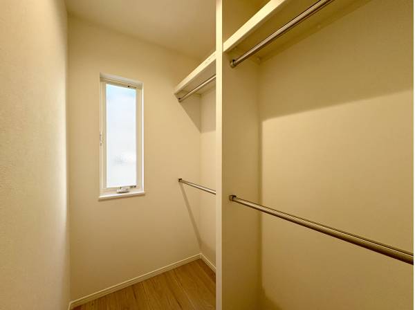 パウダールーム横にはファミリークロークがございます