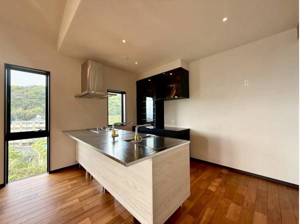 奥行きのあるキッチン