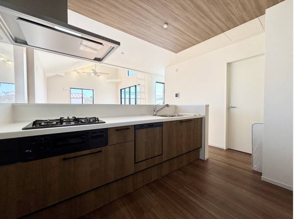 使い勝手の良さそうなキッチンスペース