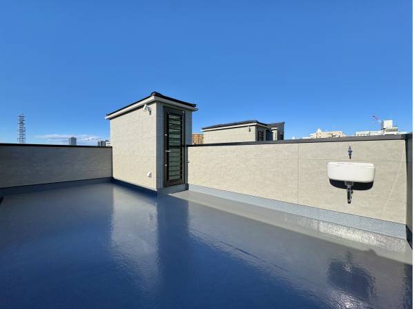 青空の下、風を感じながら特別な時間を過ごしませんか。