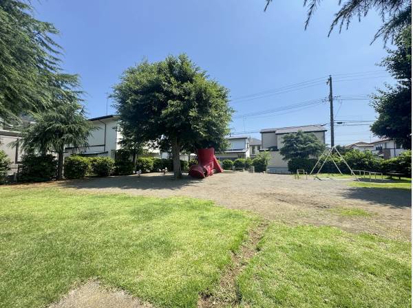 高田第二公園まで徒歩2分（約150m）