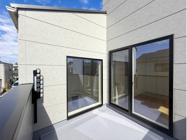 お洗濯物も気持ちよく乾きそうな南バルコニー