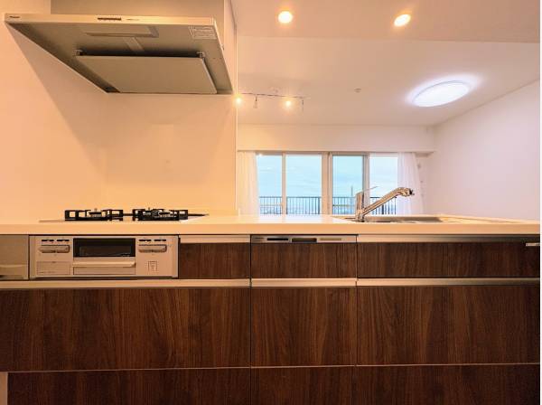 家族との会話が弾む対面キッチン