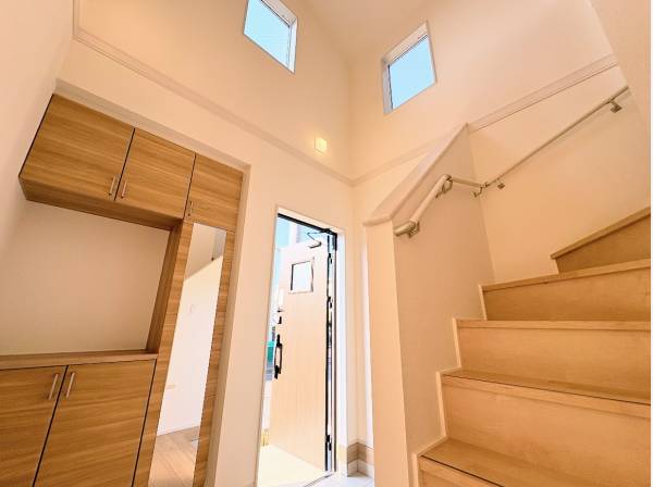 収納も多く安心の玄関スペース