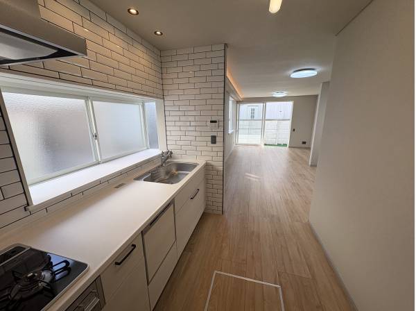 キッチンからリビングへ！