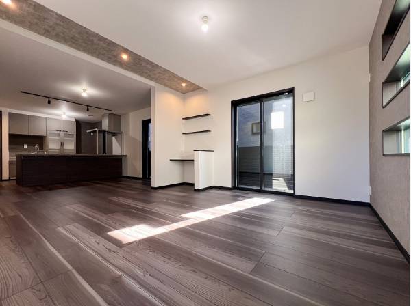 21帖超のLDKはスタディカウンターなど暮らしやすさを考えた快適空間