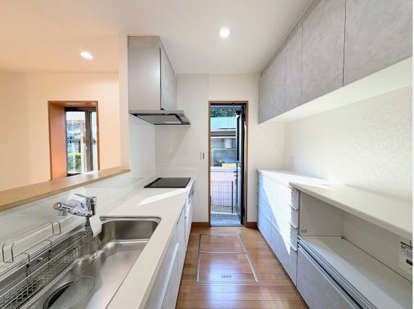 1階キッチンスペース