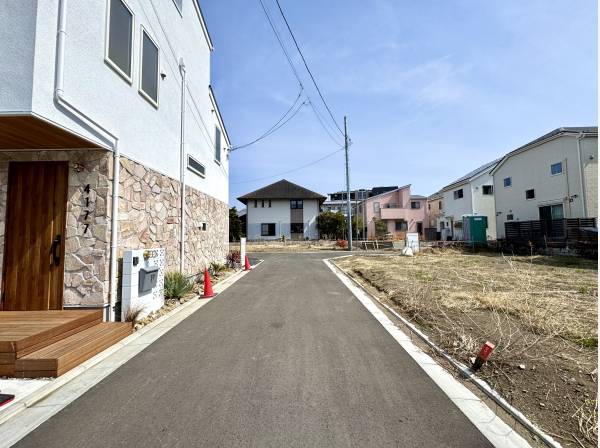 道路も新設され綺麗な街並みです