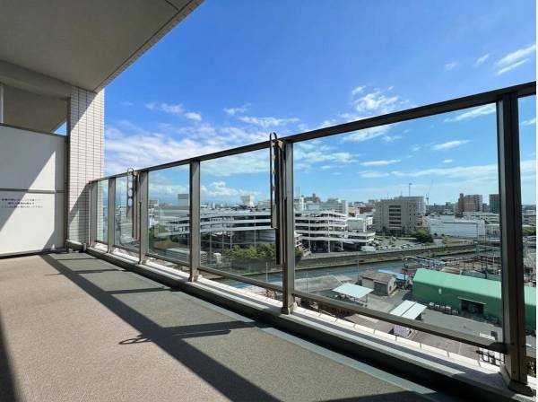 南東向きバルコニーで日当たり良好