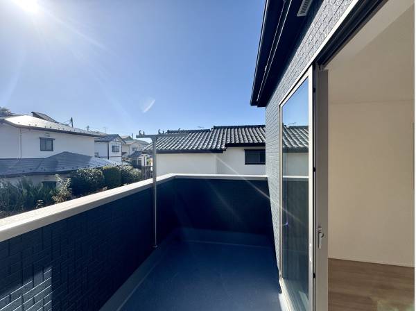 奥行きのあるワイドバルコニー