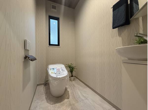 手洗い付き新設トイレの上質な空間