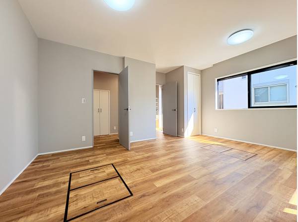 将来セパレート可能な11.5帖の洋室