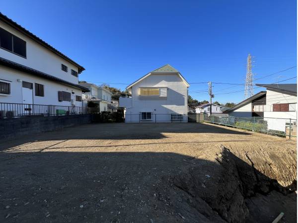 低層の住宅地につき、高層建築物が隣近所に建つ可能性はありません