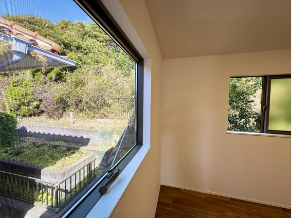 反対側が緑地のため緑が広がります