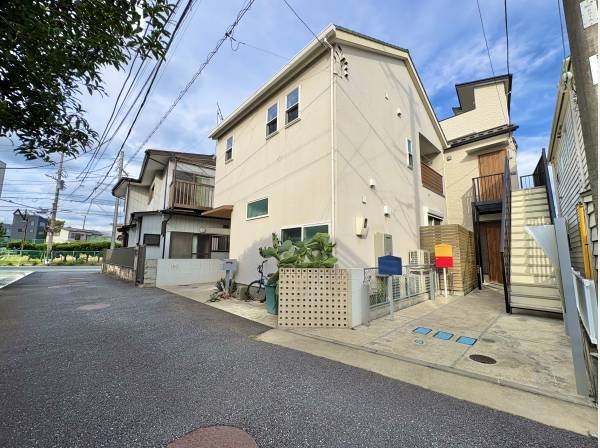 前面道路は交通量が少なく安心せいてお過ごしいただけます