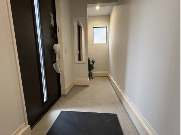 玄関収納の沢山あります。