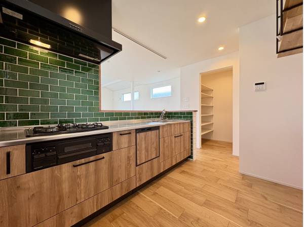 タイルがお洒落なキッチンスペース