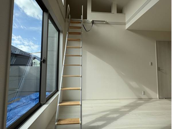 ロフト付きの洋室5.34帖