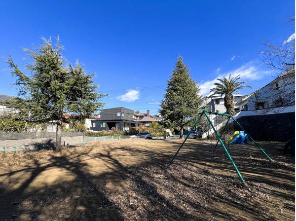 砂場公園まで徒歩3分（約240m）