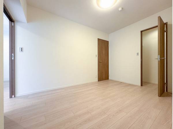 ウォークインクローゼットを完備した洋室