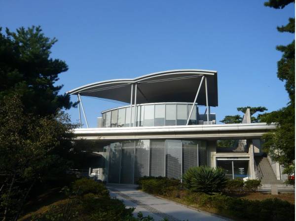 茅ヶ崎市美術館まで徒歩10分（約740m）