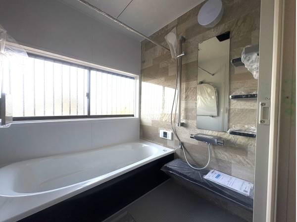 大きく開口がとれたバスルームはちょっと開けると素晴らしい眺めが！