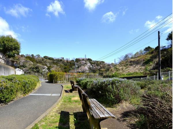 風の丘公園まで徒歩7分（約550m）