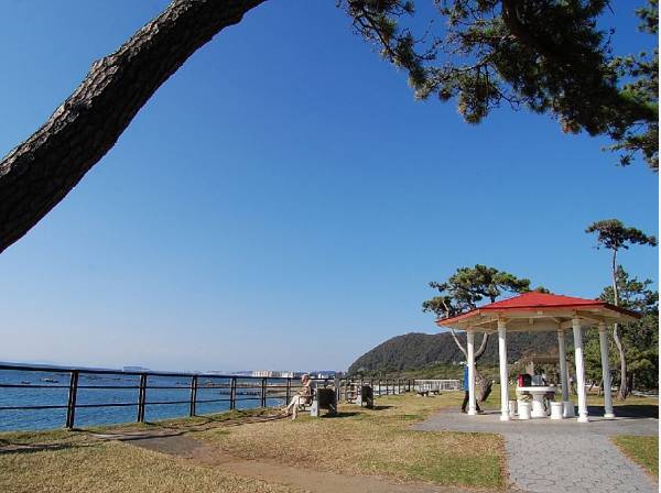 県立葉山公園まで徒歩7分（約500m）