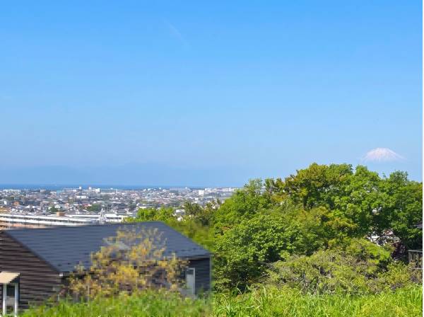 富士山を正面に一望します