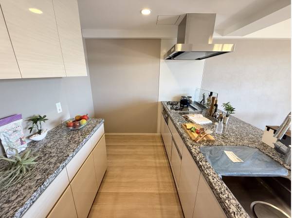 収納豊富なキッチン