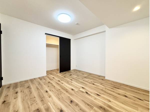 洋室は2室ございます