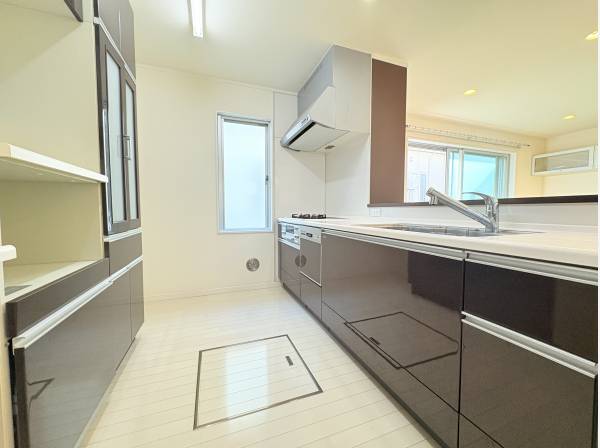 カップボードも付いてます。