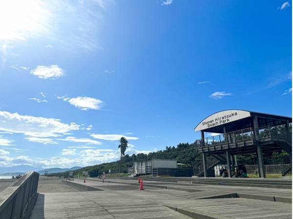 平塚ビーチパークまで自転車で8分 (約2.4㎞)