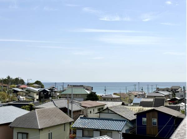 ルーフバルコニーからはしっかりと海を眺めます。