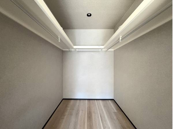 お部屋には大容量のWICを完備