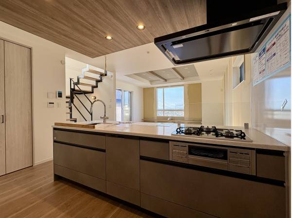 開放的なオープンキッチン