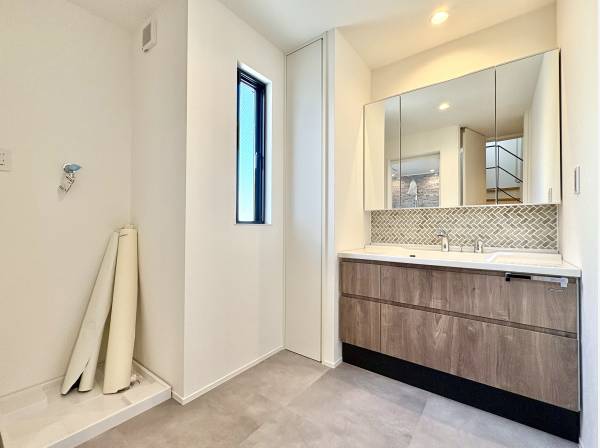 パウダールームもゆとりの空間です。